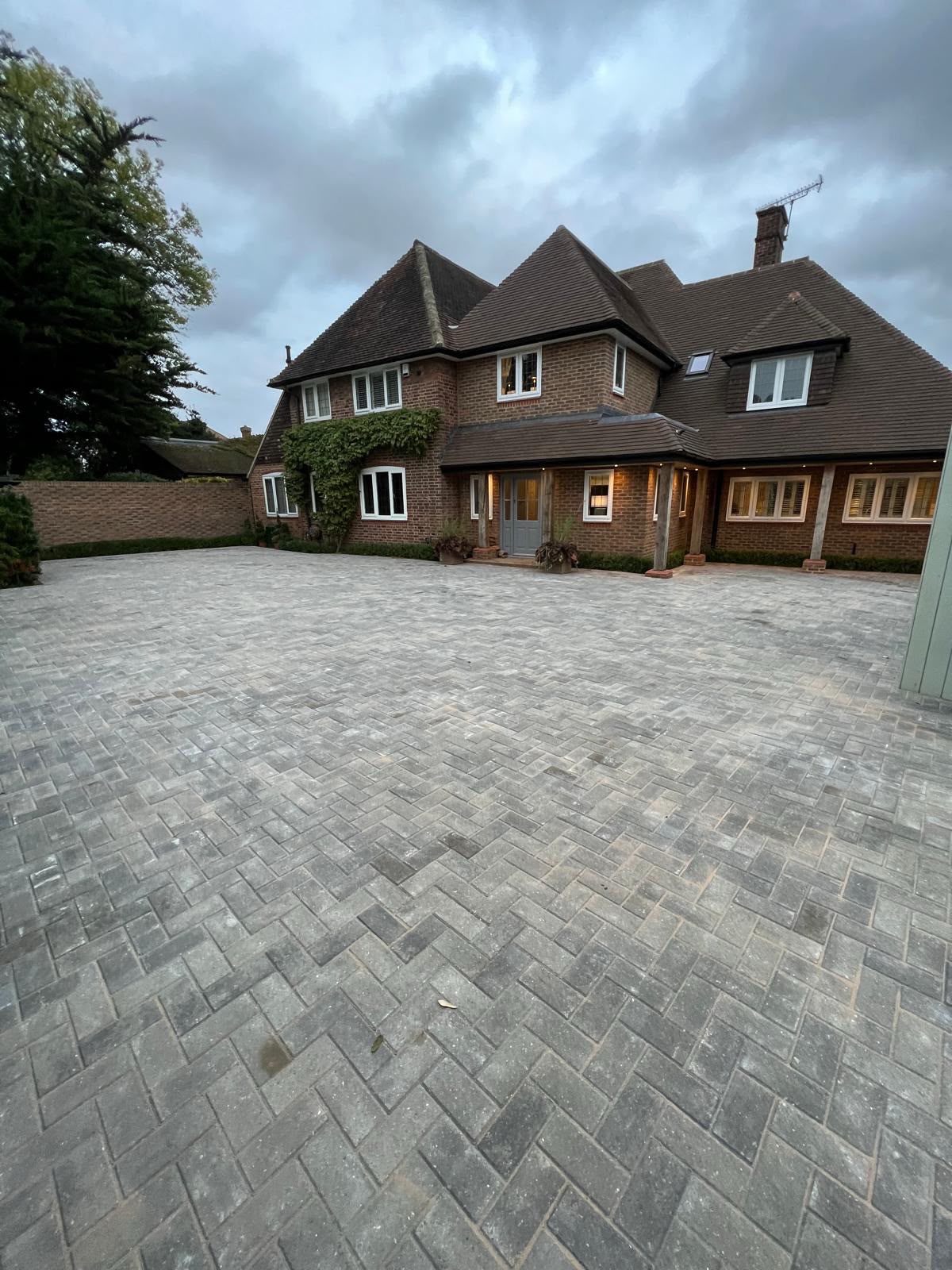 Block Paving in Surrey & London by London Tar