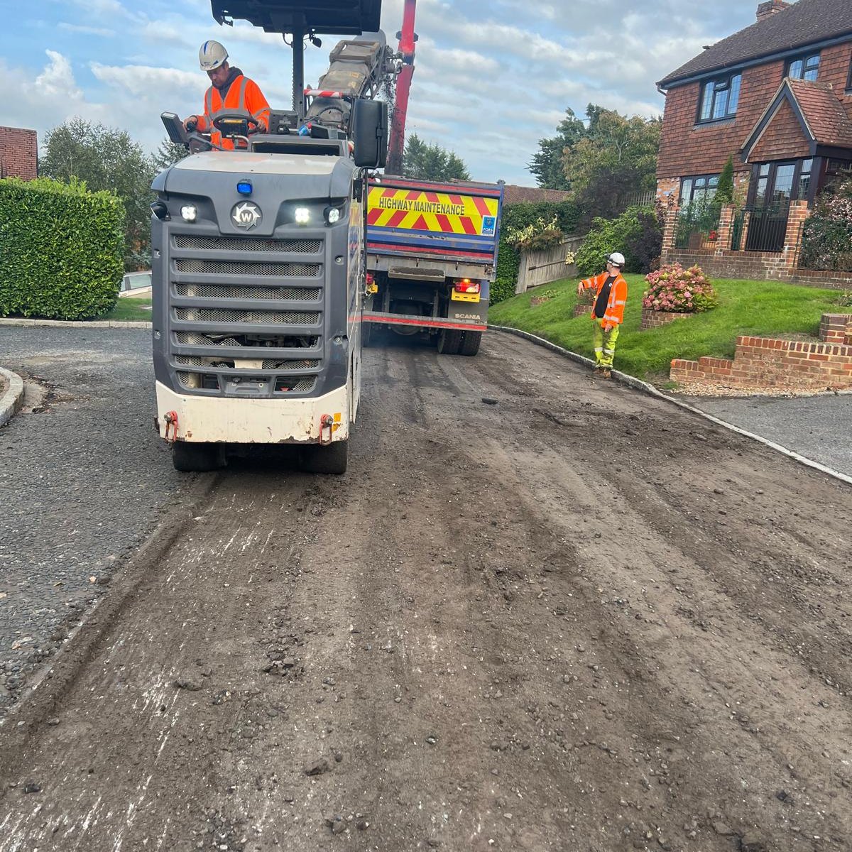 Road Surfacing by London Tar in Surrey & London